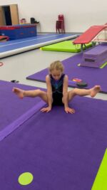 These 2 absolute 🌟 superstars 🌟completely smashing their straddle presses on Monday for the first time and still managing to make them at the end of a long class #soproud #strongirls